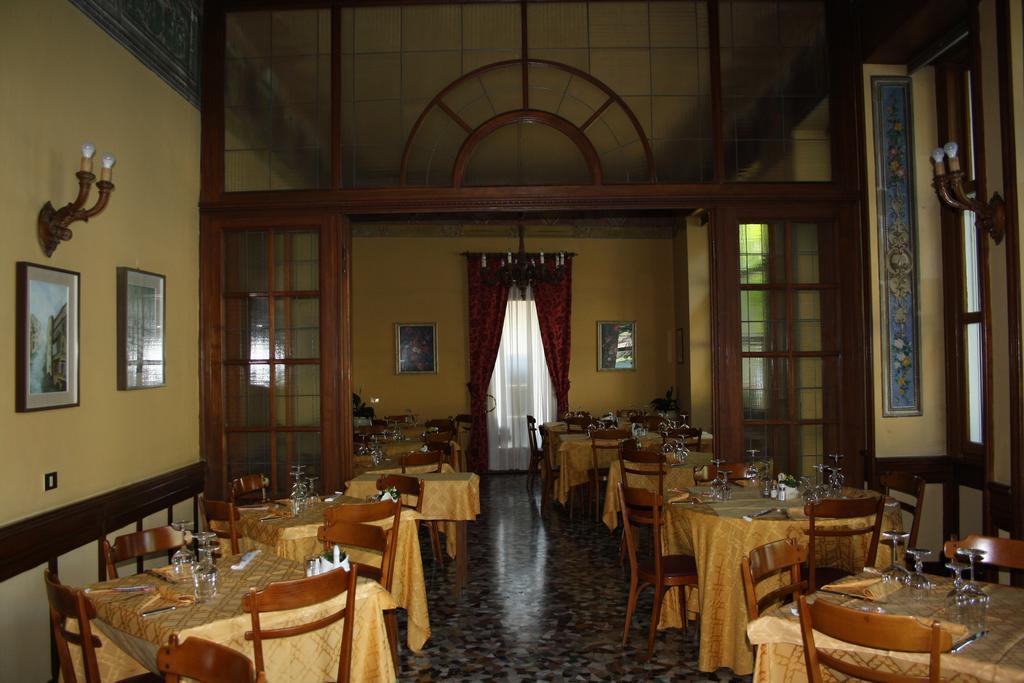 Hotel Vapore Torno Ngoại thất bức ảnh