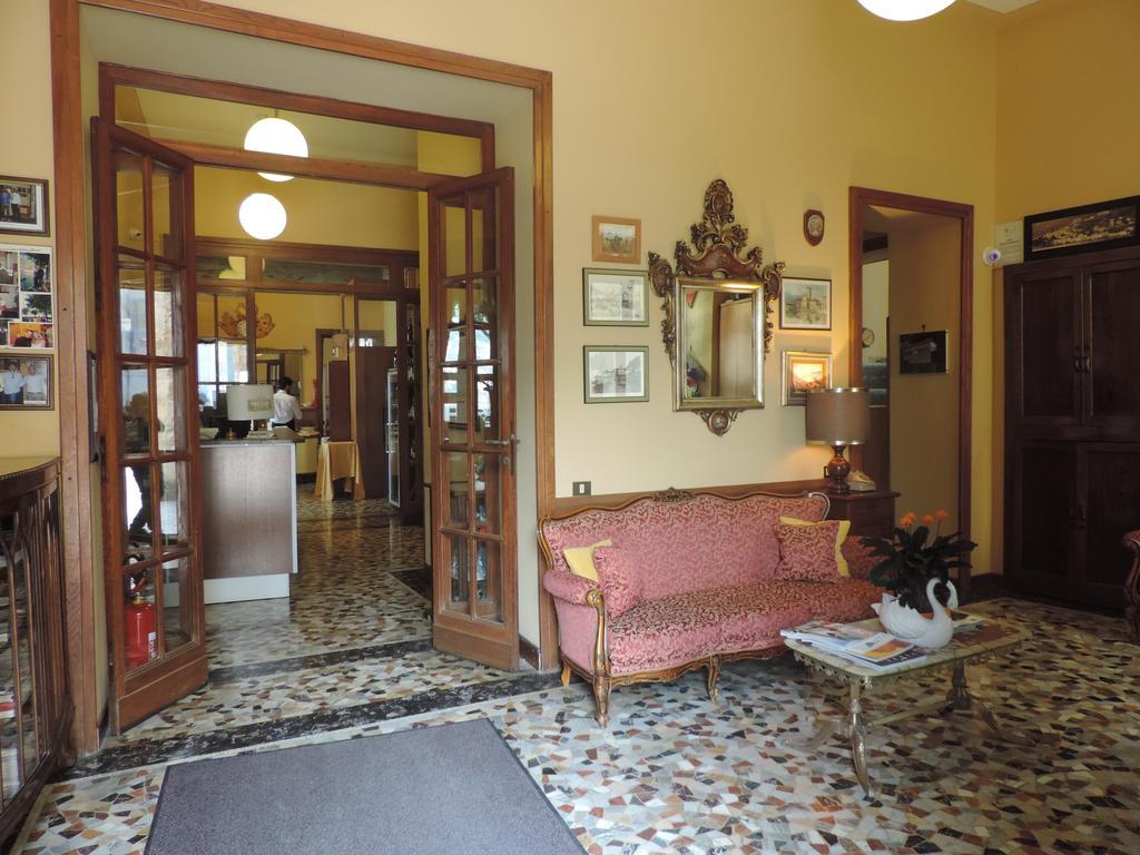 Hotel Vapore Torno Ngoại thất bức ảnh